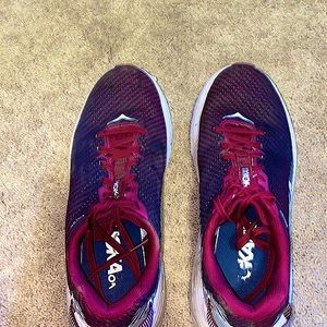 Magenta Rincoin Hokas Womens size 8.5